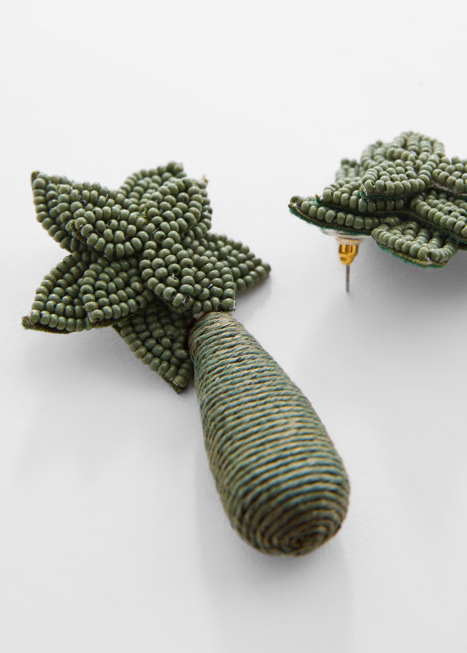 Flower pendant earrings | MANGO (UK)