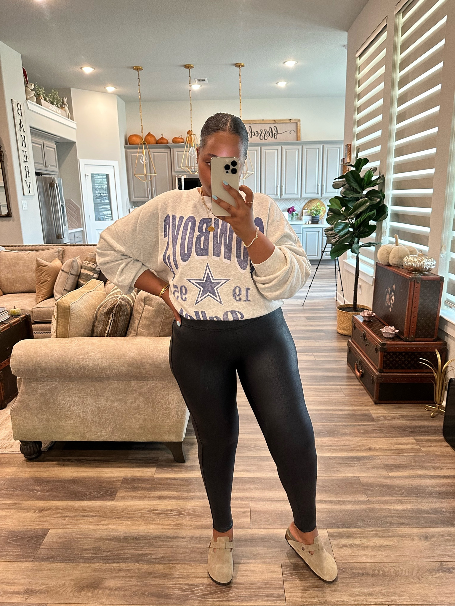 Leggings -  size medium
Sweatshirt - size medium 
Shoes -  tts 

Black leggings - leggings outfit - fall outfit - fall fashion - fall style - oversized sweatshirt - nfl sweatshirt - comfy outfit - cozy outfit - Abercrombie style - Abercrombie finds - Birkenstocks - fall shoes - 

Follow my shop @styledbylynnai on the @shop.LTK app to shop this post and get my exclusive app-only content!

#liketkit 
@shop.ltk
https://liketk.it/4jChL

Follow my shop @styledbylynnai on the @shop.LTK app to shop this post and get my exclusive app-only content!

#liketkit 
@shop.ltk
https://liketk.it/4jFIS

Follow my shop @styledbylynnai on the @shop.LTK app to shop this post and get my exclusive app-only content!

#liketkit #LTKsalealert #LTKstyletip #LTKmidsize
@shop.ltk
https://liketk.it/4jHfc