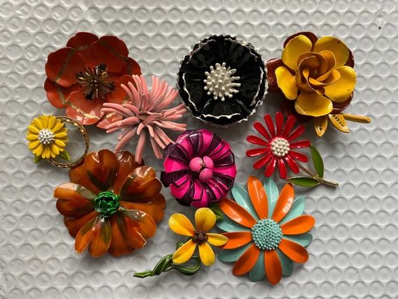 Mod Enamel Vintage Bold Flowers 1960s Spring Metal Brooches | Etsy | Etsy (US)