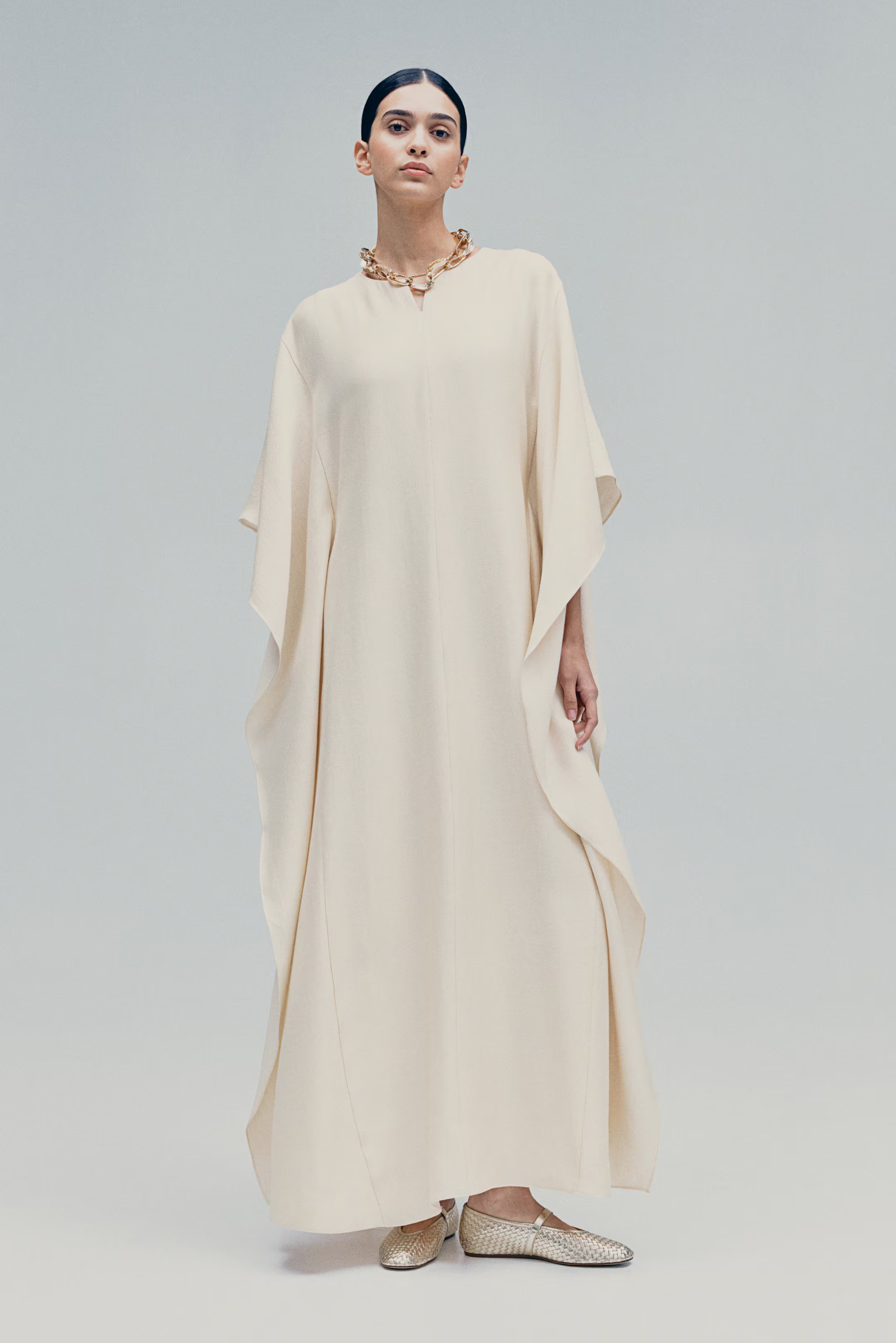 Shimmering kaftan dress | H&M (UK, MY, IN, SG, PH, TW, HK)