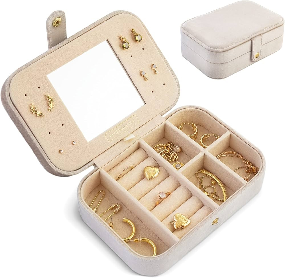 Benevolence LA Plush Velvet Travel Jewelry Storage Box | Travel Jewelry Organizer, Travel Jewelry... | Amazon (US)