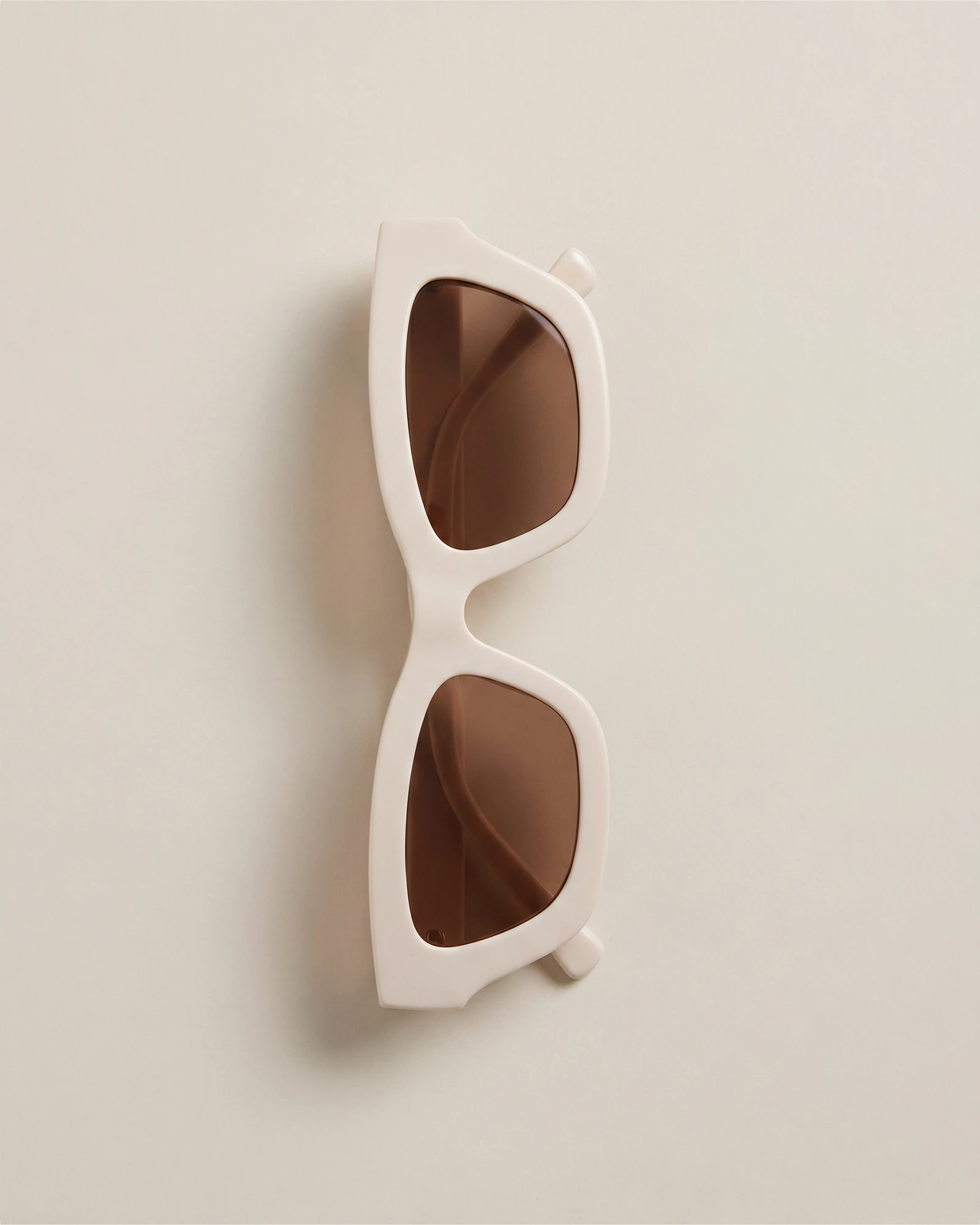 Quince | Women's Jackie Polarized Acetate Sunglasses in Grey Tortoise with Grey lens, Cellulose Acetate | Quince