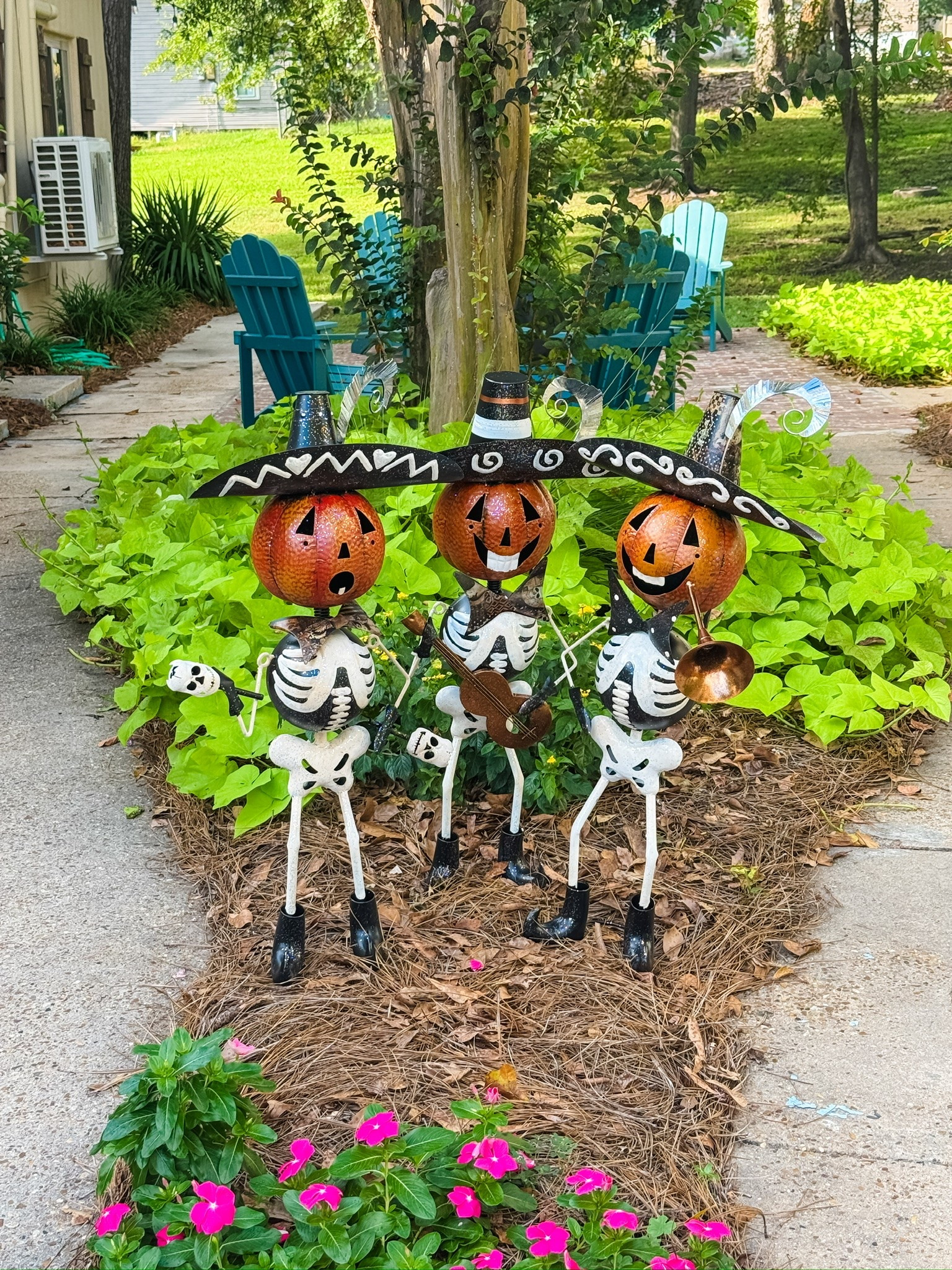 The cutest Halloween decor from Wayfair!

Wayfair, Wayfair Halloween decor, Halloween, Halloween decor, outdoor Halloween decor, seasonal decor

#LTKSeasonal #LTKOver40