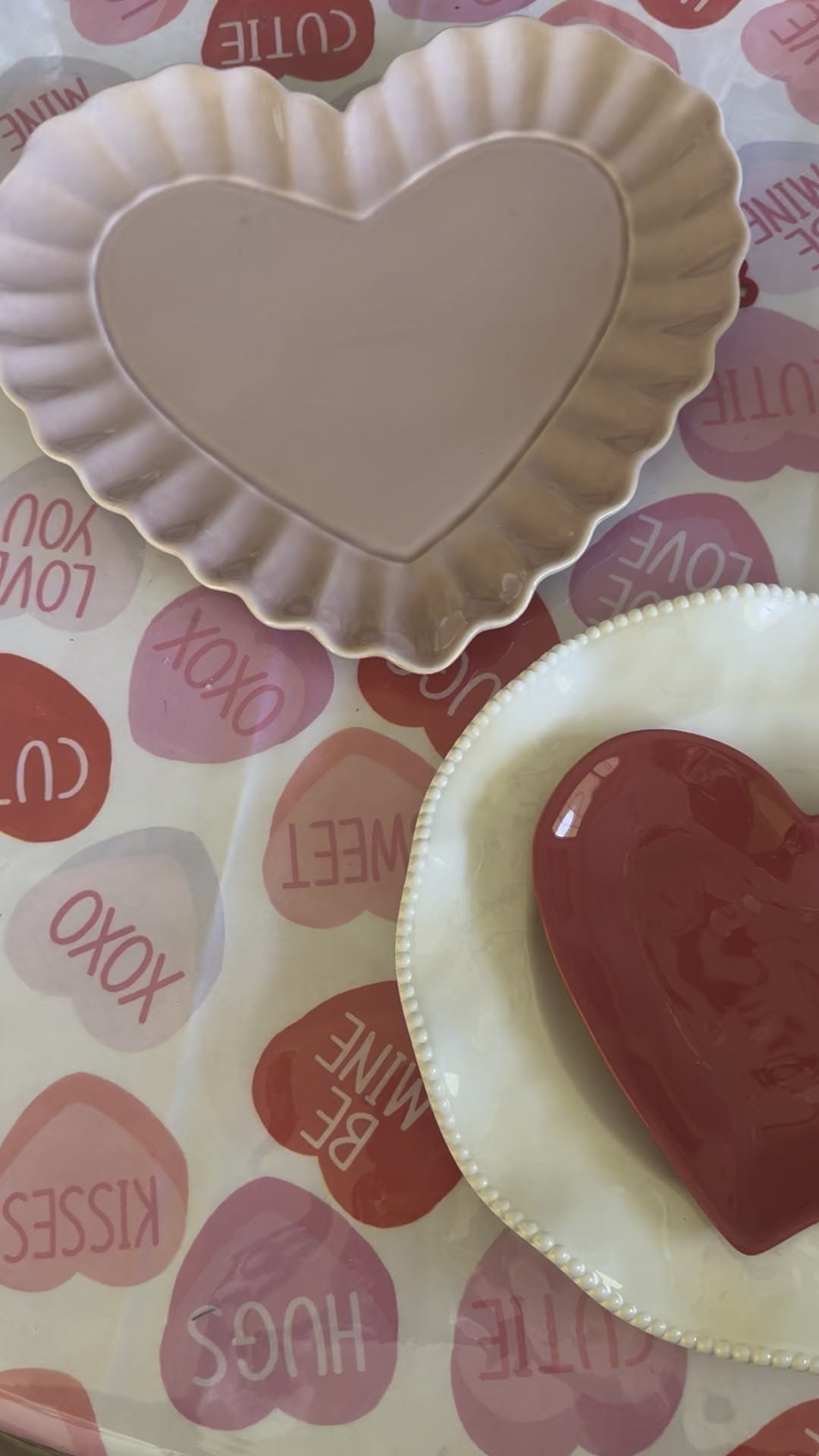 Valentine’s Day Tablescape essentials. Valentine’s Day table decor. Stoneware heart plates, melaminecharger. Melamine dinner plate. Conversation hearts tablecloth. Valentine’s Day tablecloth. ❤️💗

#LTKHome #LTKFindsUnder100 #LTKParties