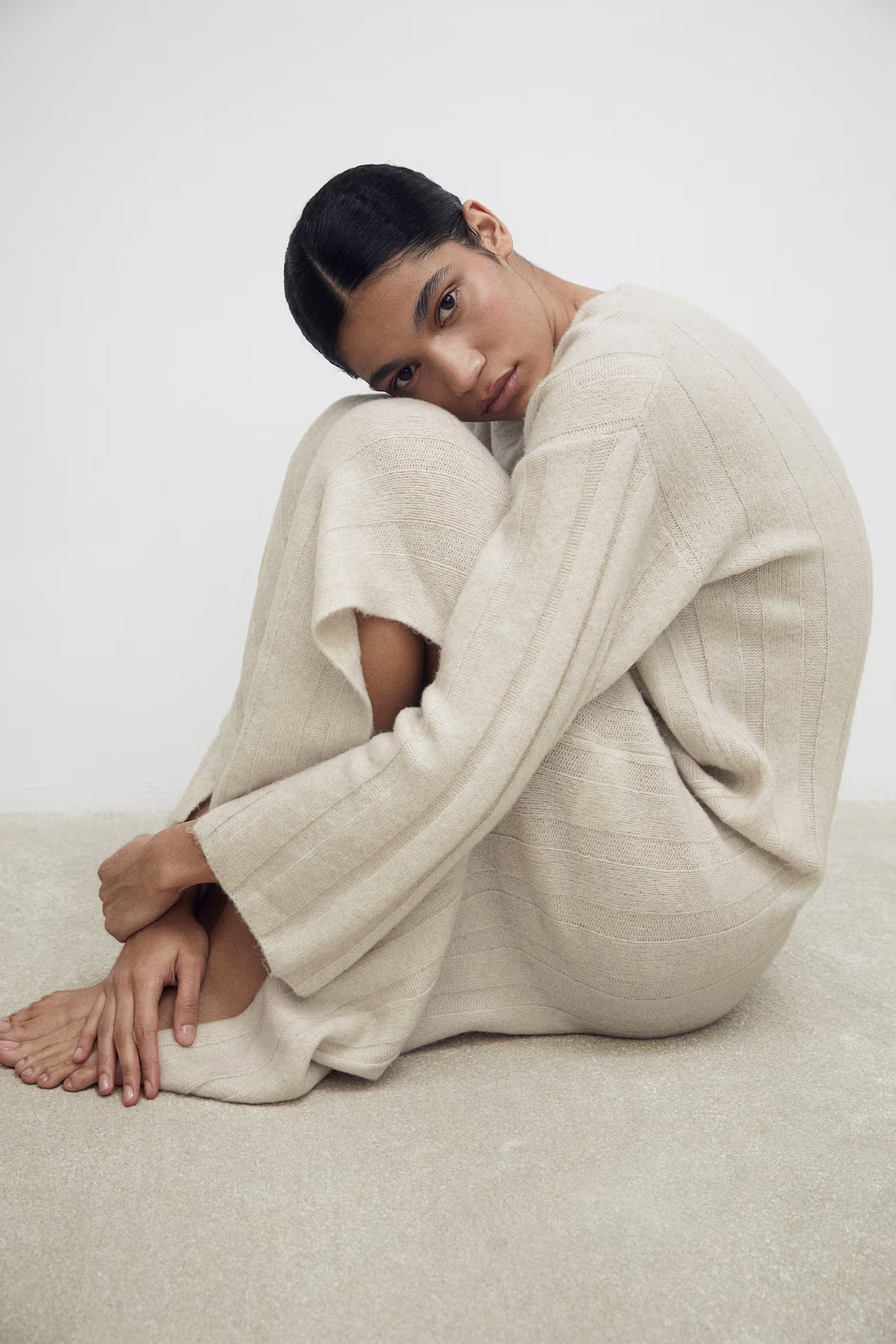 Langes Kleid in Rippenstrick - Hellbeige - Ladies | H&M AT | H&M (DE, AT, CH, NL, FI)