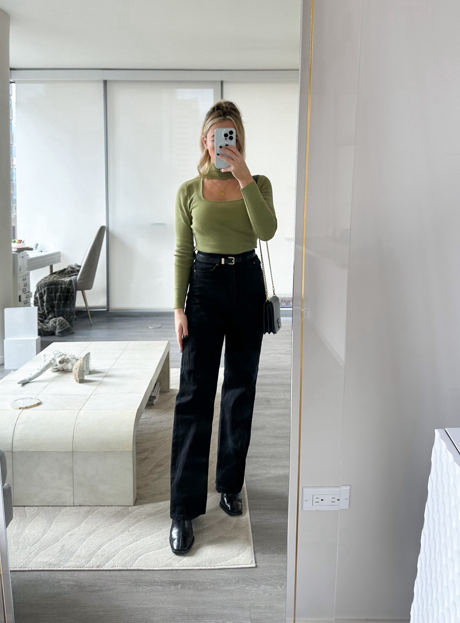 this top also comes in pink- would be so cute for Valentine’s Day outfit

dinner outfit, going out outfit, happy hour outfit, black denim, flare jeans, black jeans, large gold hoops

#LTKitbag #LTKMostLoved #LTKparties

#LTKItBag #LTKParties #LTKBeauty