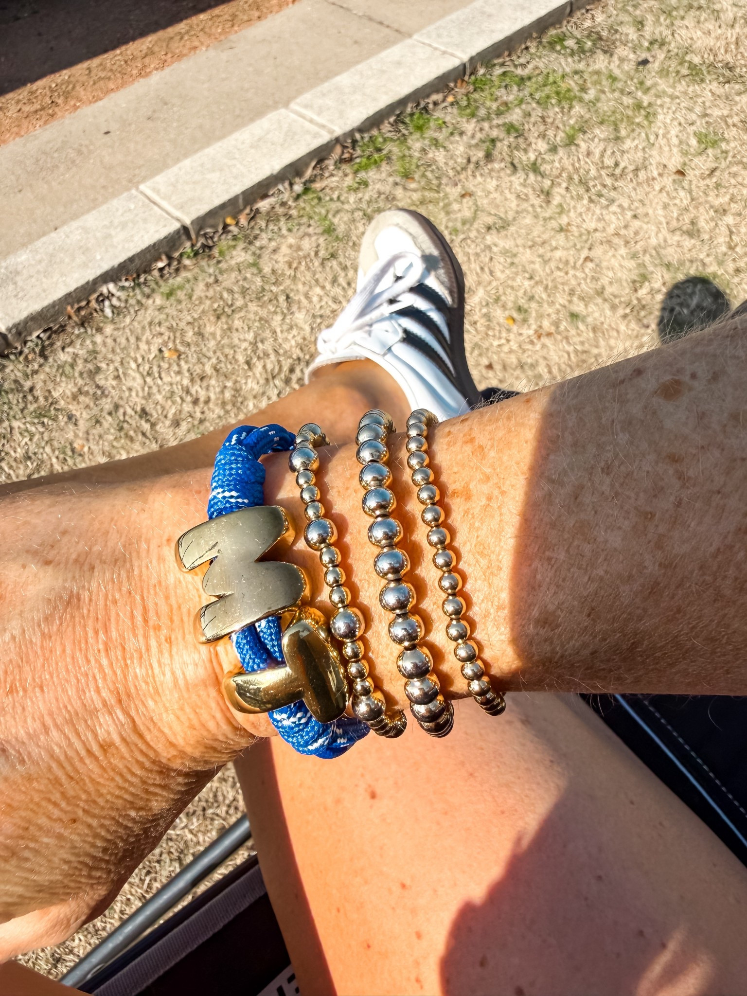 LOVE this initial paracord bracelet  

#LTKmomlife