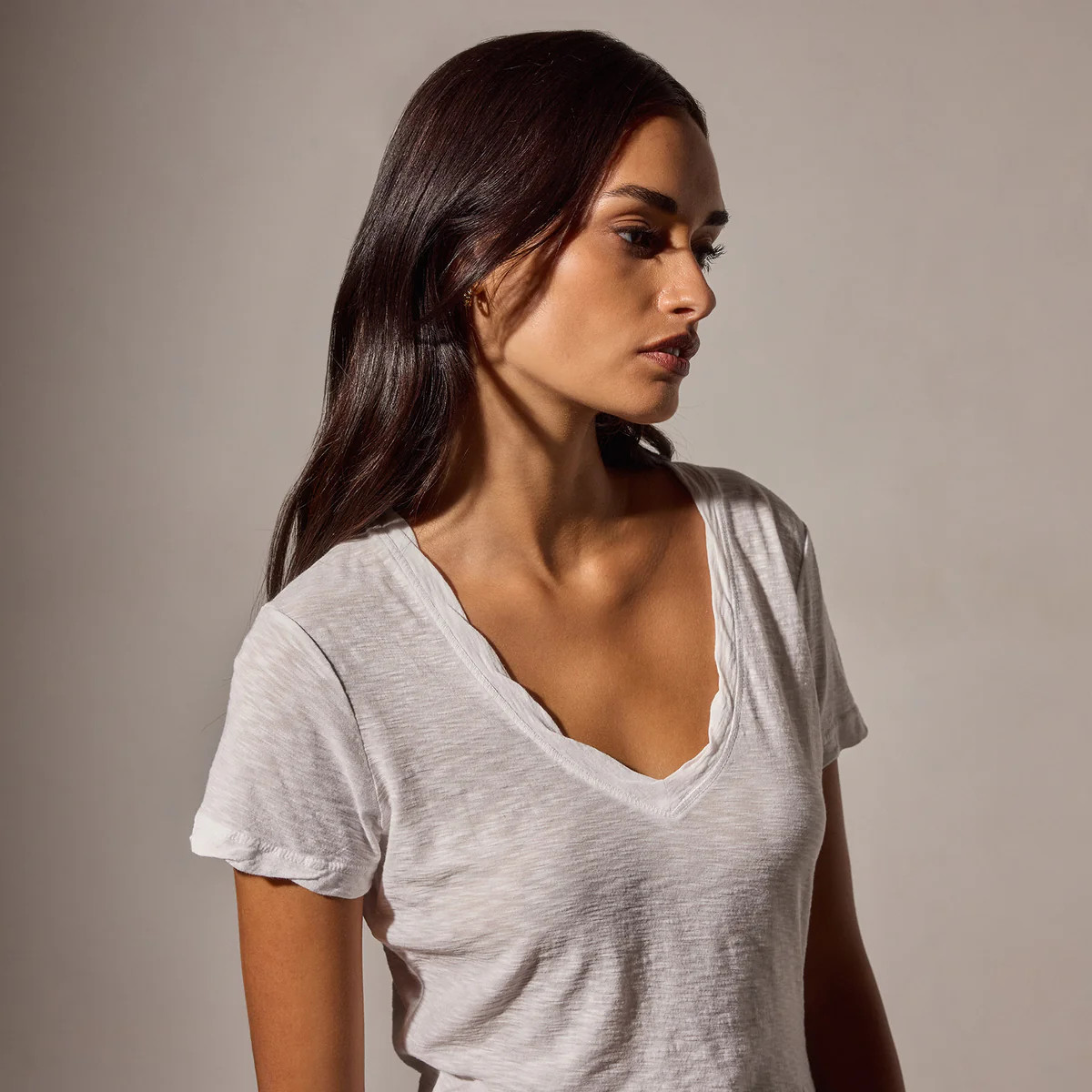 Sheer Slub Casual V Neck - White | James Perse Los Angeles | James Perse (US)