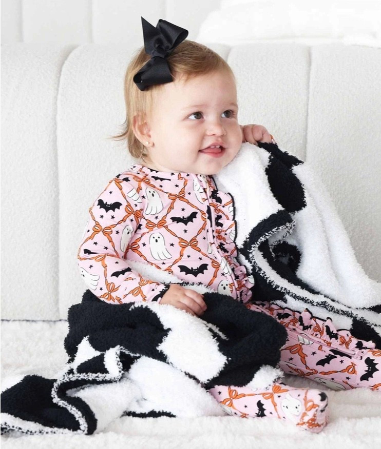 What a cute baby shower gift. 

#cadenlane #babygirl #baby #halloween #babyblanket #bows 

#LTKFamily #LTKKids #LTKBaby