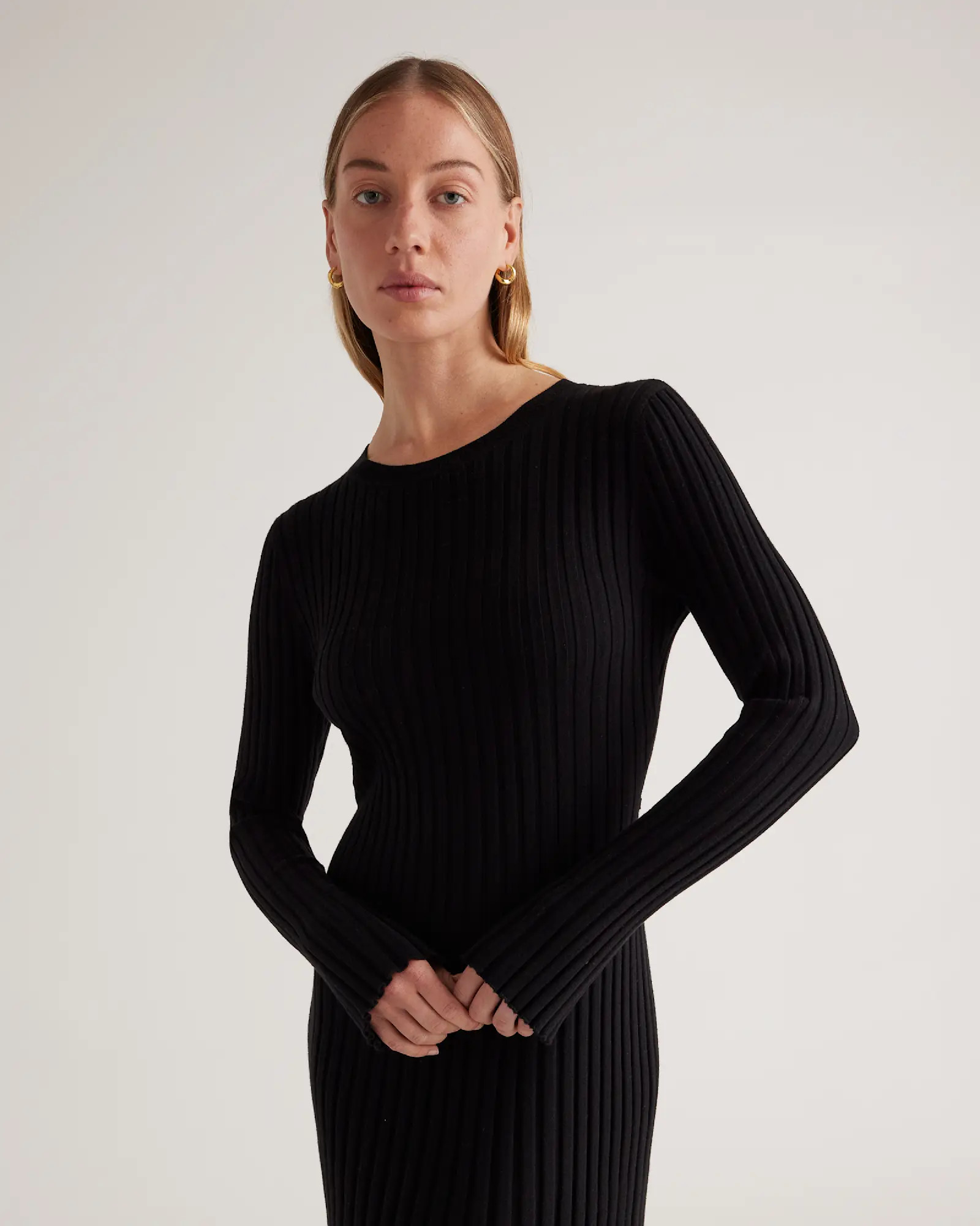 Cotton Cashmere Ribbed Long Sleeve Crew Midi Dress in Black | Quince