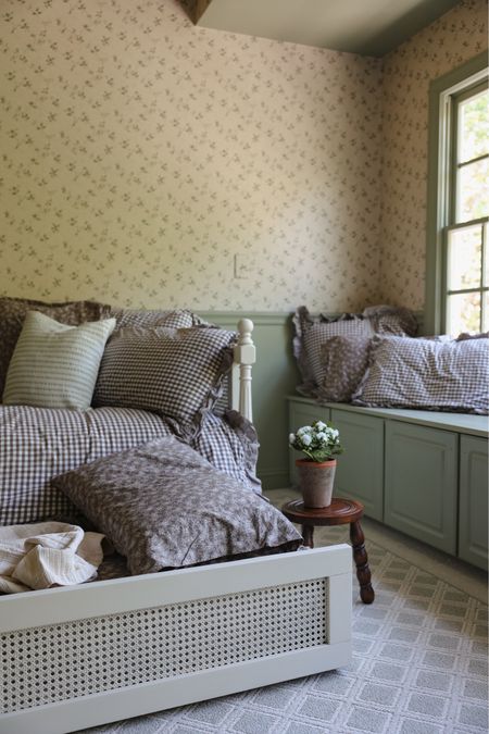 Guest bedroom add on = daybed with cozy bedding to add extra sleep & lounge space

#LTKhome