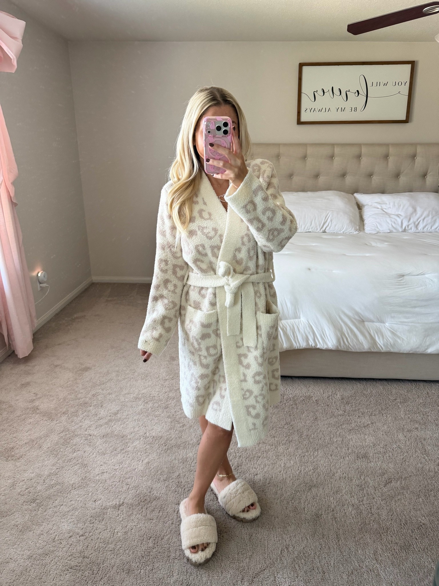 Cozy robe 
Ugg slippers tts
