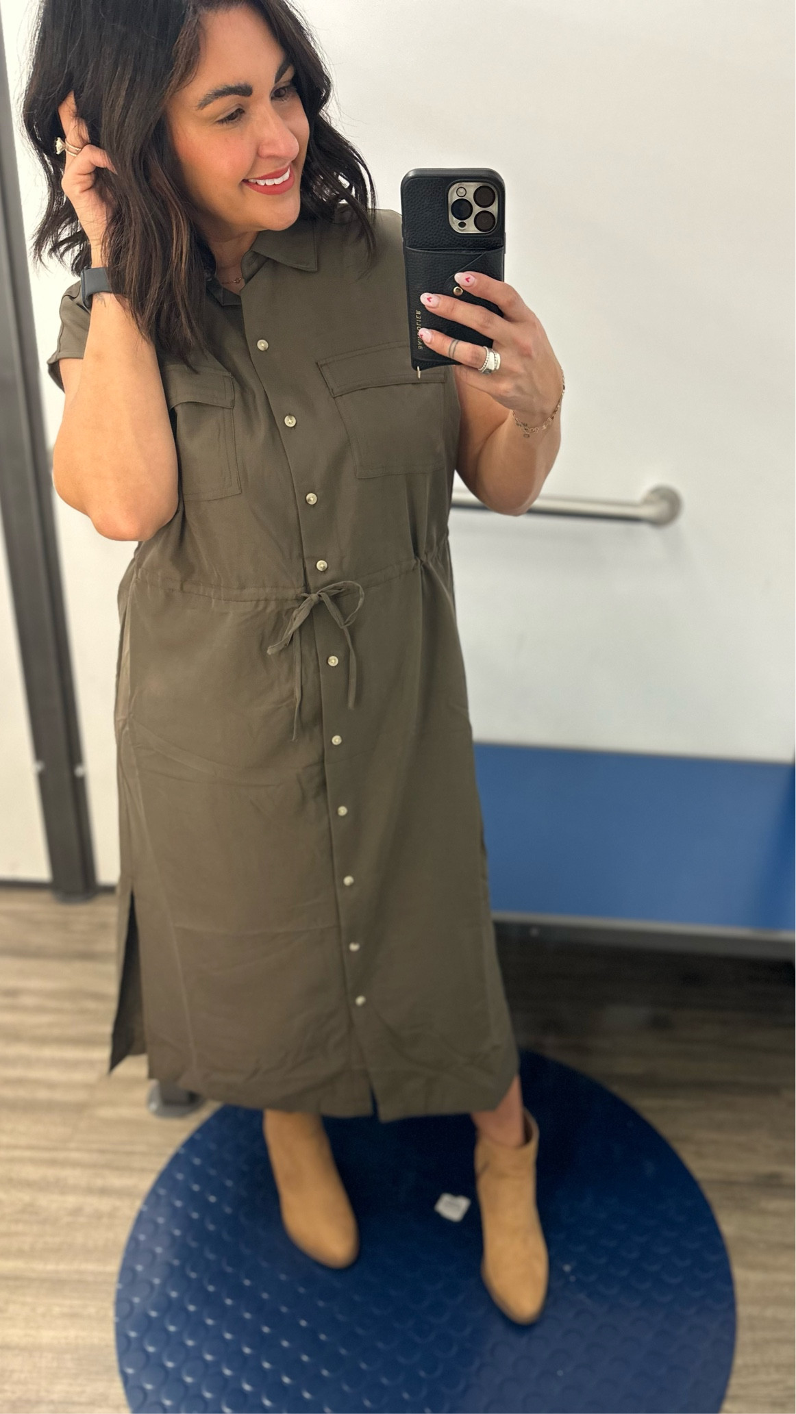 This tank dress it’s perfect for work or a fun dinner with friends/ significant other paired with a tan boot and we have an #ootd ❤️ #oldnavyfinds

#LTKstyletip #LTKfindsunder50 #LTKworkwear