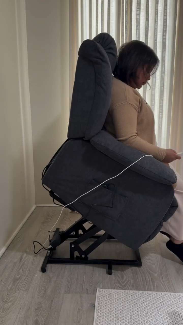 Comfort, support, and ease in one chair.
This power lift recliner from @amopatio is designed to make everyday moments more comfortable and safer. Perfect for reading, watching TV, relaxing, or gently standing up with assistance.

Smooth reclining positions
Power lift assistance
Remote control & side pockets
Cozy and supportive design

5% OFF with code: GLENNY5PR
Discount valid from 02/04/2026 04:00 PST to 04/30/2026 23:59 PST

🔎 Search: B0G14C83XX on Amazon
🔗 Link in bio

Follow @amopatio for more home inspiration.

#amopatio #home #chair