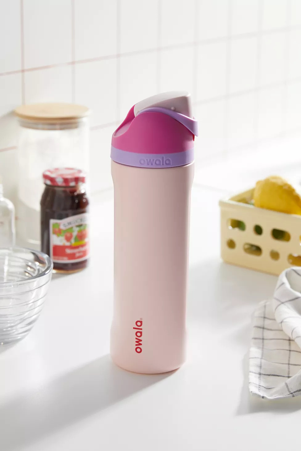 Owala UO Exclusive FreeSip 24 oz Water Bottle | Urban Outfitters (US and RoW)