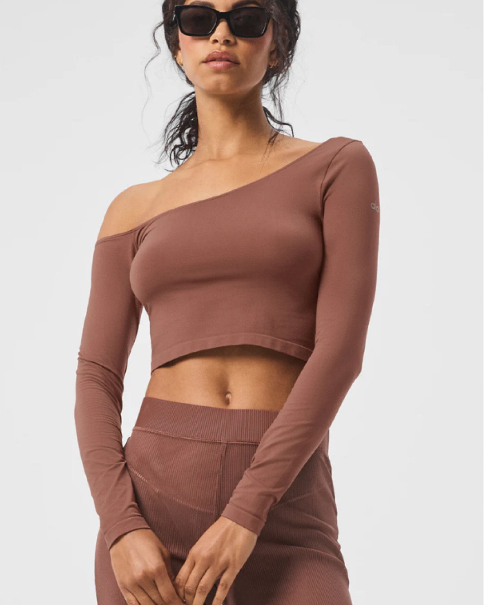 This Alo chestnut is everything 

#LTKActive #LTKfindsunder100 #LTKSeasonal