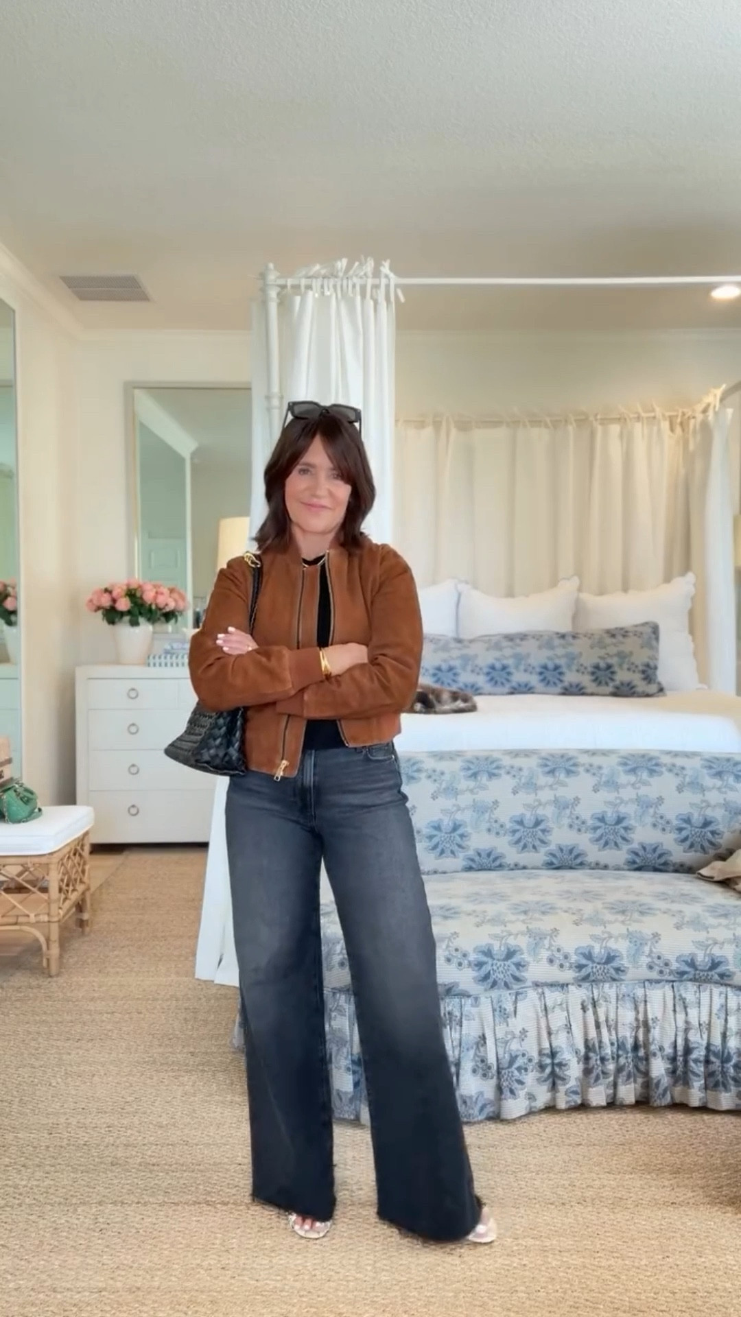 The jean that fits EVERYONE!✨ and they’re 30% off! I size down to a 26 since they stretch. Linking other favorites washes all on sale too!

#LTKHoliday #LTKSaleAlert #LTKCyberWeek