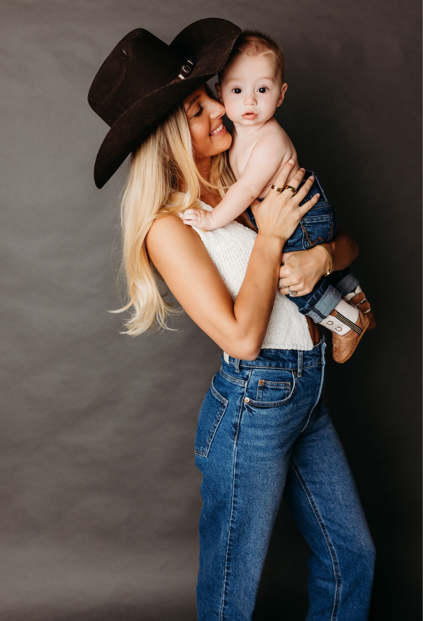 Mom and baby matching outfit 



#LTKBaby #LTKFamily #LTKMostLoved