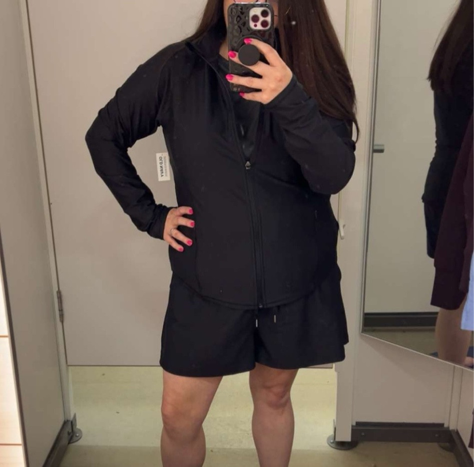 Great workout gear at Old Navy! It’s  so soft and comfortable. 

#LTKSaleAlert #LTKMidsize #LTKFitness