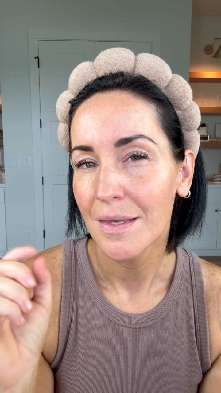 Instantly plump and hydrate the skin with this serum. It’s perfect to add when you’re feeling dry as we transition between seasons! 

#LTKBeauty