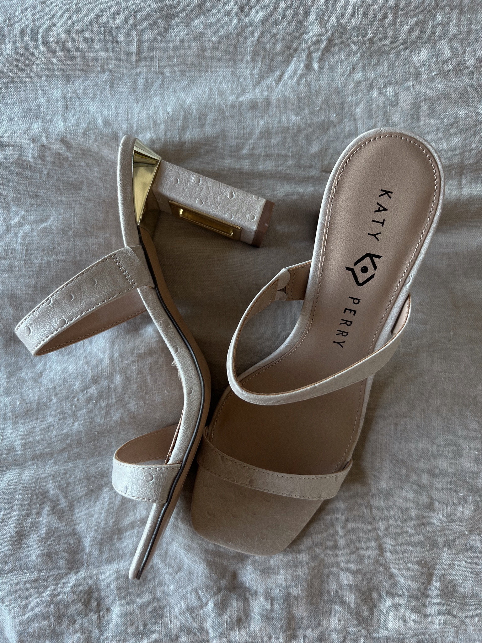 Vegan Katy Perry heels 🎀

#LTKSeasonal #LTKshoecrush