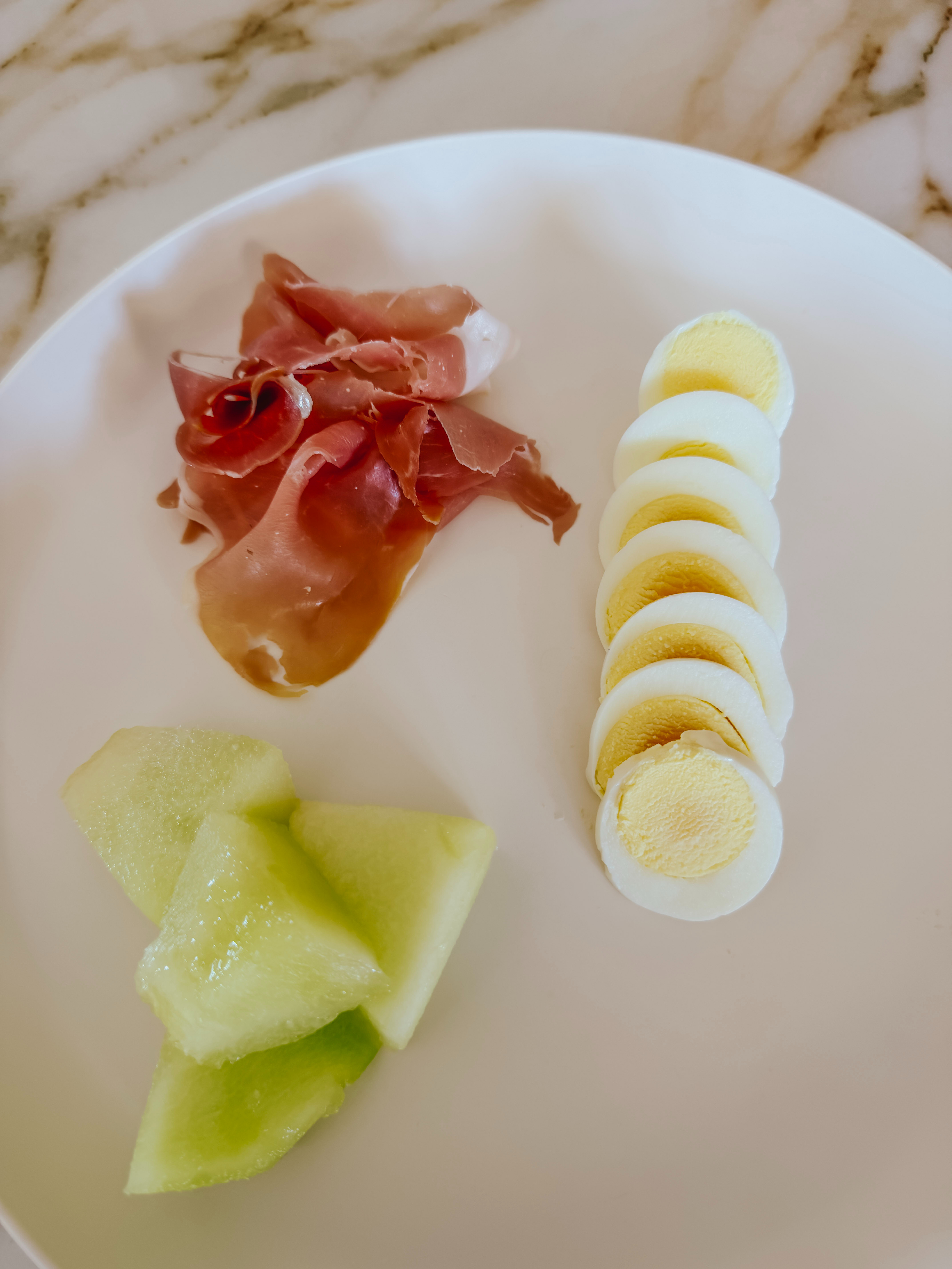 This egg slicer makes meal prep so much easier! 🥚 Slice hard-boiled eggs quickly and evenly for salads, sandwiches, breakfast bowls, or snacks. Such a simple little Amazon kitchen gadget that saves time and keeps prep mess-free. 

 #LTKfoodie #LTKHome