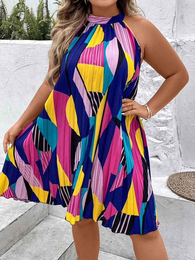 Plus Geo Print Halter Neck Pleated Detail Dress | SHEIN