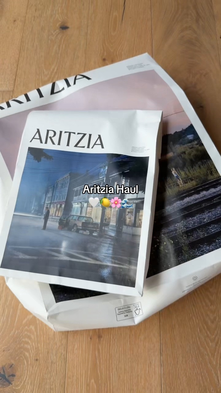 ARITZIA summer haul ☀️🌊🩵✨ I will have these linked on my LTK & will post a try on sooon!!! 

@Aritzia

#LTKootd #LTKgrwm #LTKU