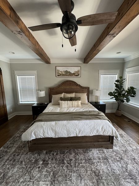 Master bedroom makeover!


#LTKsalealert #LTKhome #LTKstyletip