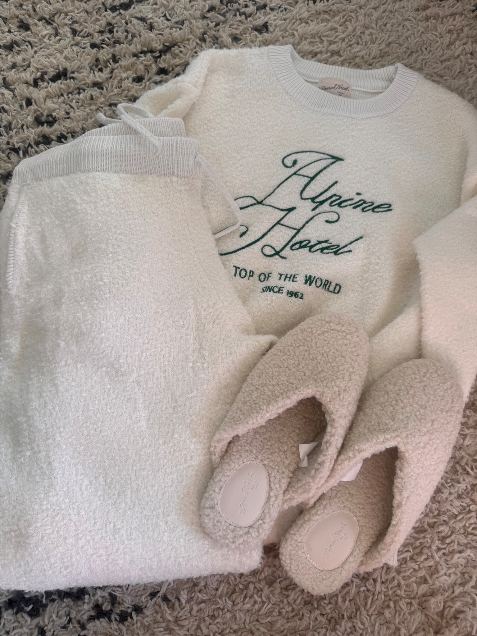 Target finds 
Lounge outfit matching set 
Alpine hotel 025 