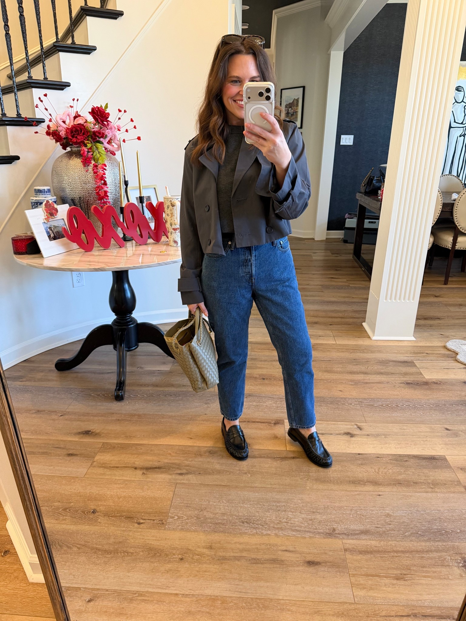 Spring Transition outfit. Love a cropped trench! 