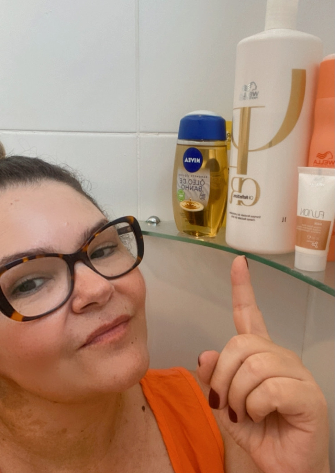 Hora de hidratar os cabelos. Os produtos Wella professionals oil são excelentes para restaurar a estrutura capilar. Deixa os cabelos macios e luminosos. Não existe melhor investimento. Sempre aproveito as promoções da Amazon,compro o kit com o óleo tb.

#LTKbrasil