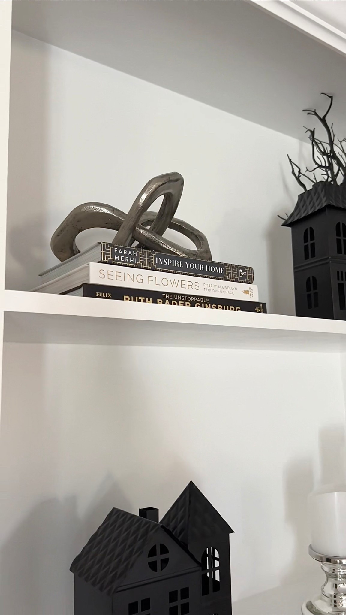 Halloween bookcase styling 👻 

#LTKHome #LTKSeasonal