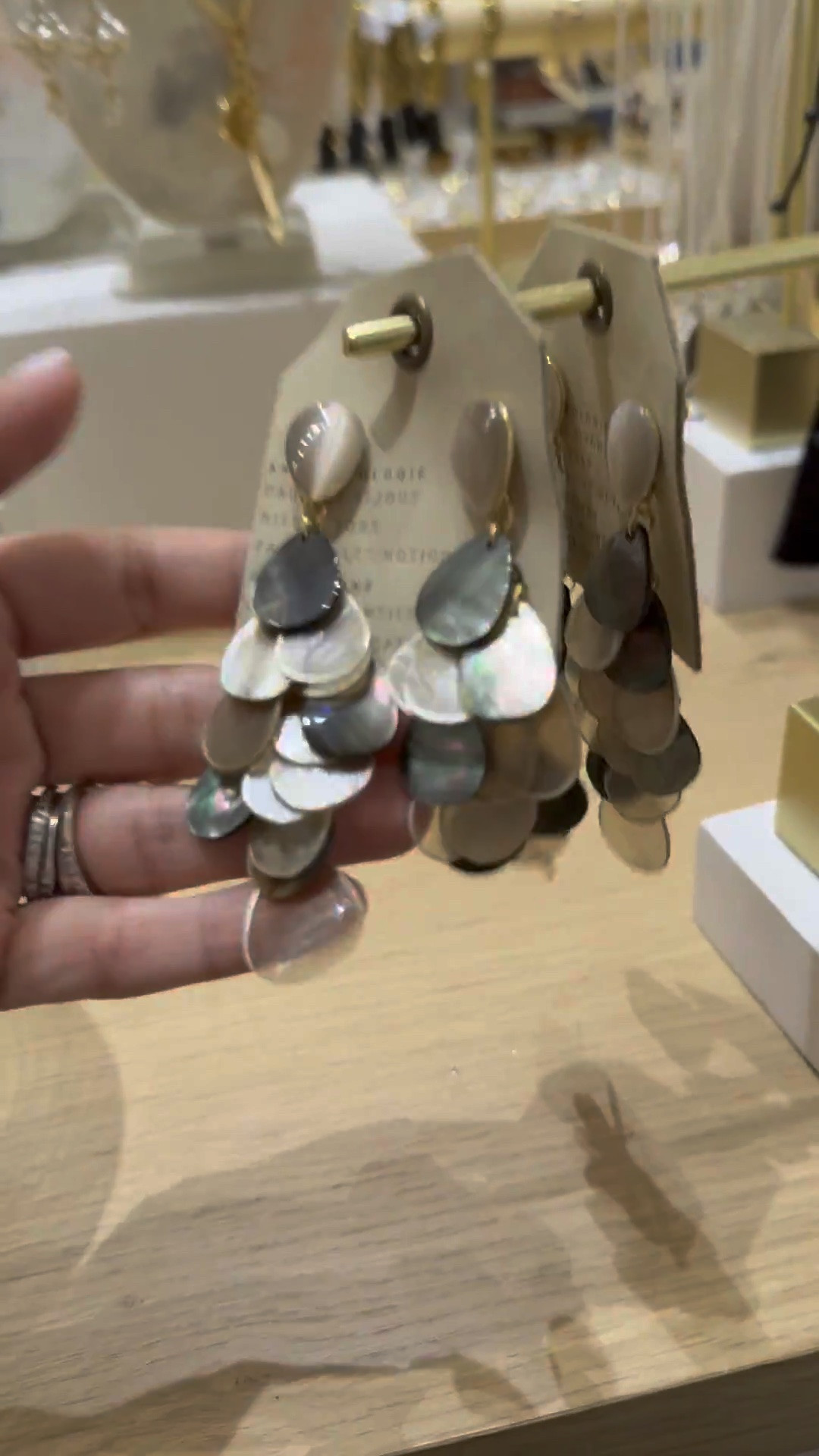 Oh these are pretty!! Anthro has the BEST statement earrings ever! 


*Use my code CATHERINE20 for 20% off Orders of $100+ at Anthropologie 
*Dates: Thursday 6/25 – Sunday 6/28

￼