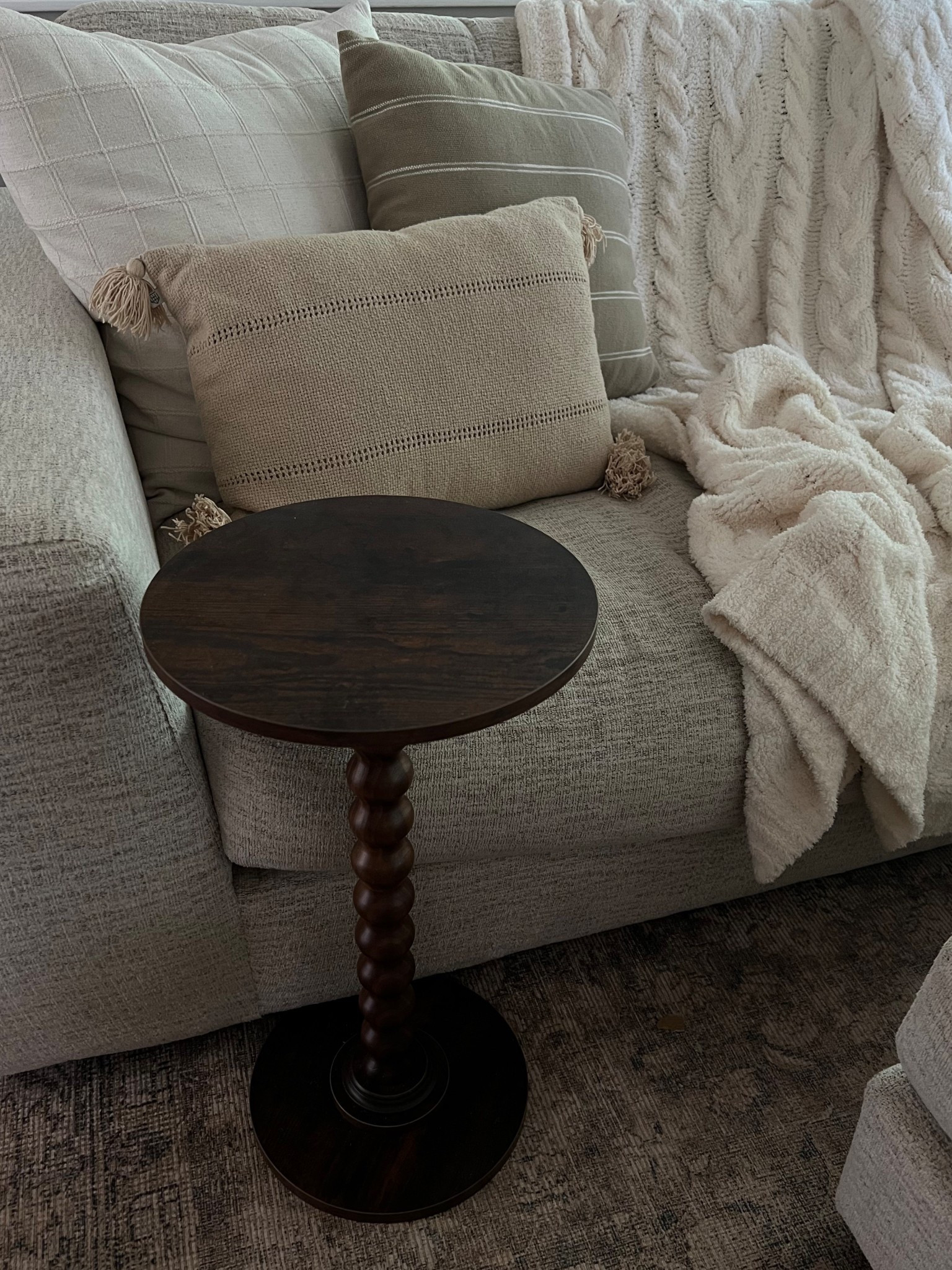 The best side table from Amazon that looks expensive but under $50 ✨

#LTKHome #LTKSaleAlert #LTKFindsUnder50