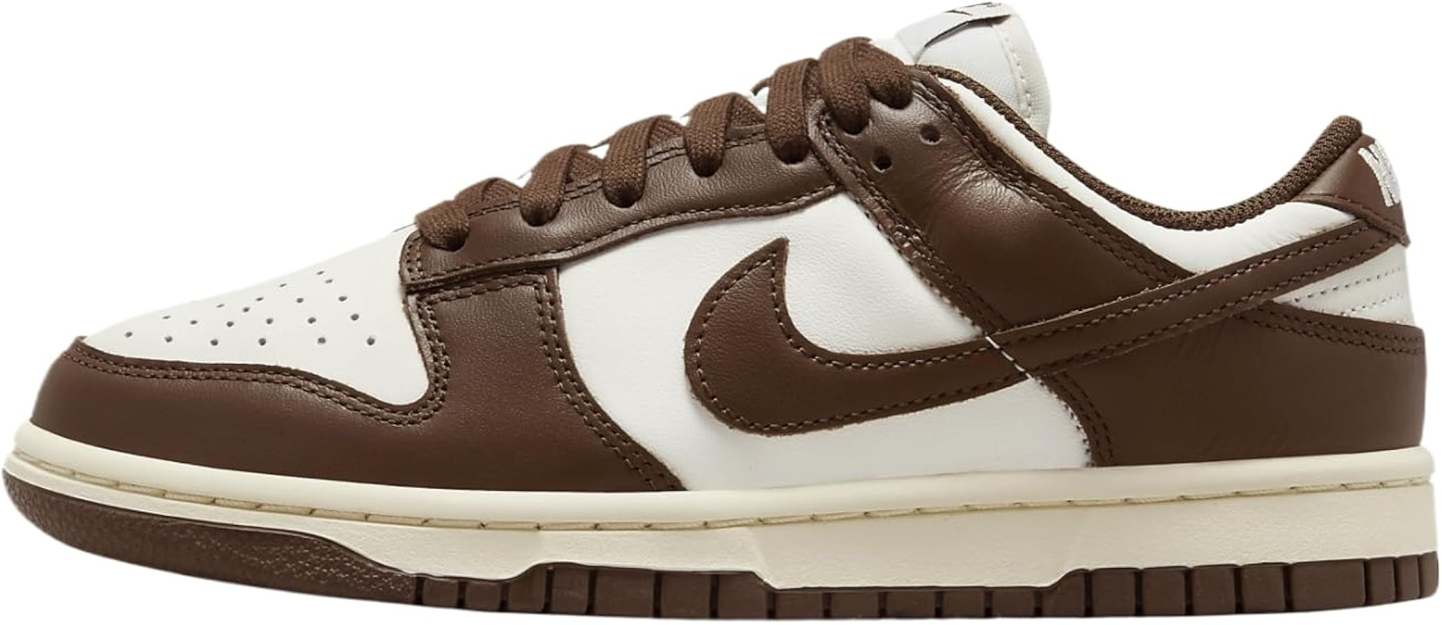 Nike Women's Dunk Low Sneaker | Amazon (US)