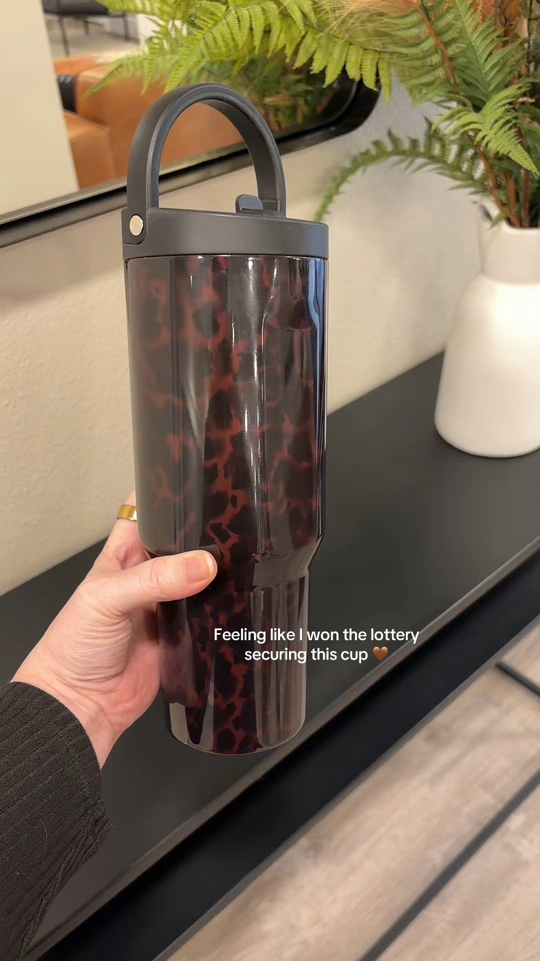 I’m obsessed with my new Hydrojug Sport 😍 This is definitely giving fall vibes 🍂 

#LTKSeasonal #LTKGiftGuide #LTKHoliday