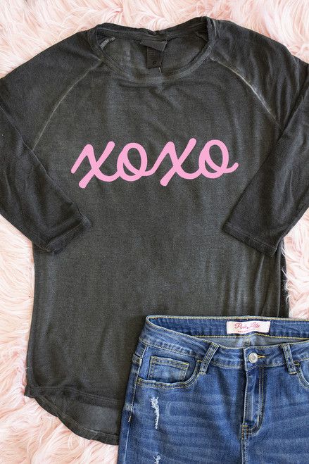XOXO 3/4 Sleeve Vinyl Graphic Tee | The Pink Lily Boutique