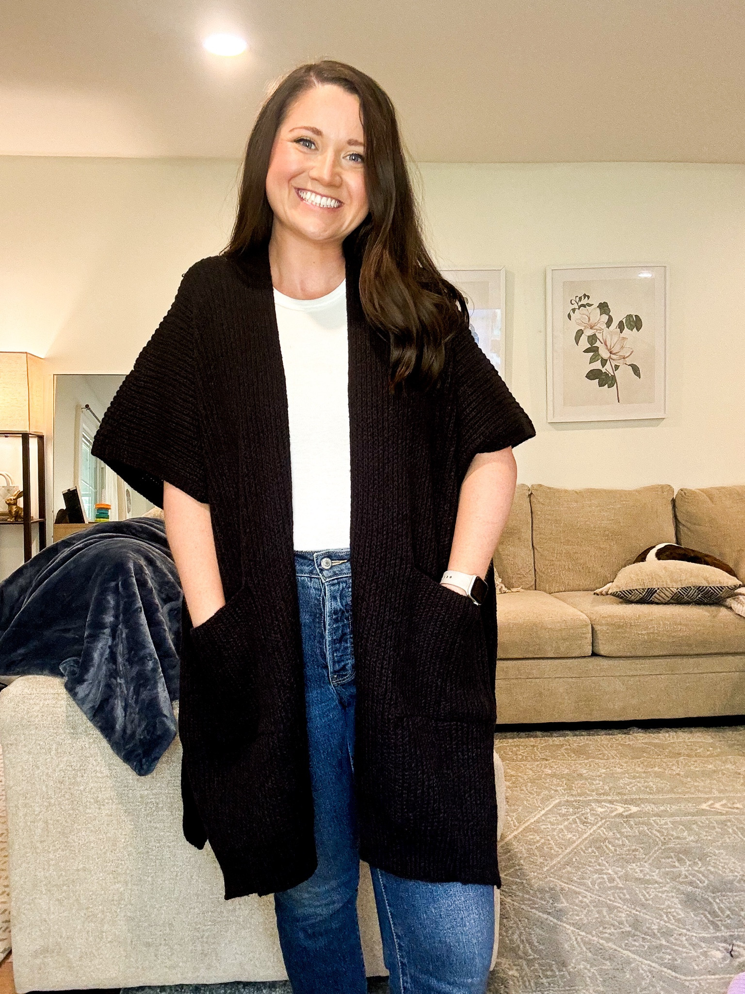 Black cardigan. Fall outfit. Fall style. Poncho. Shrug 