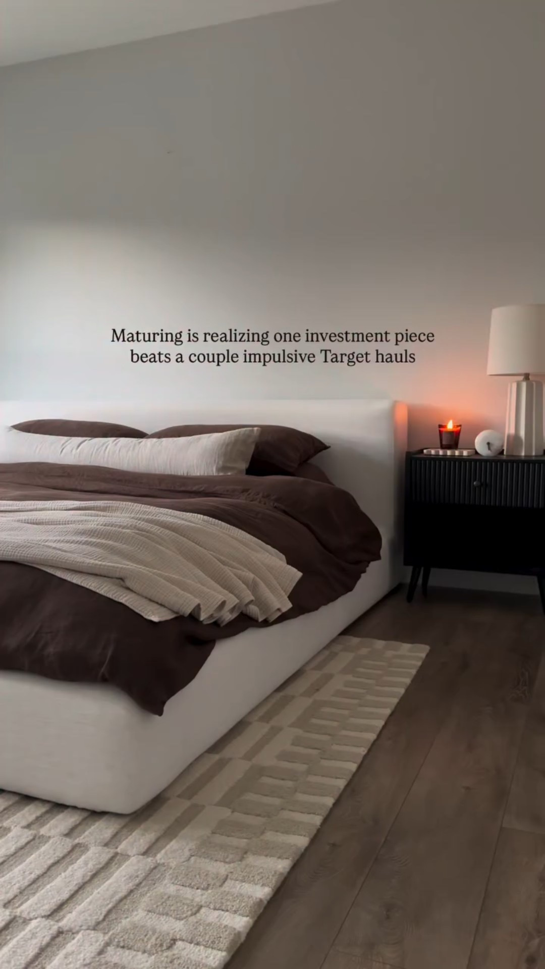 Earthy, modern bedroom sources 

#curatedhome #intentionalhome #organicmodern #moderninteriordesign #millennialhome