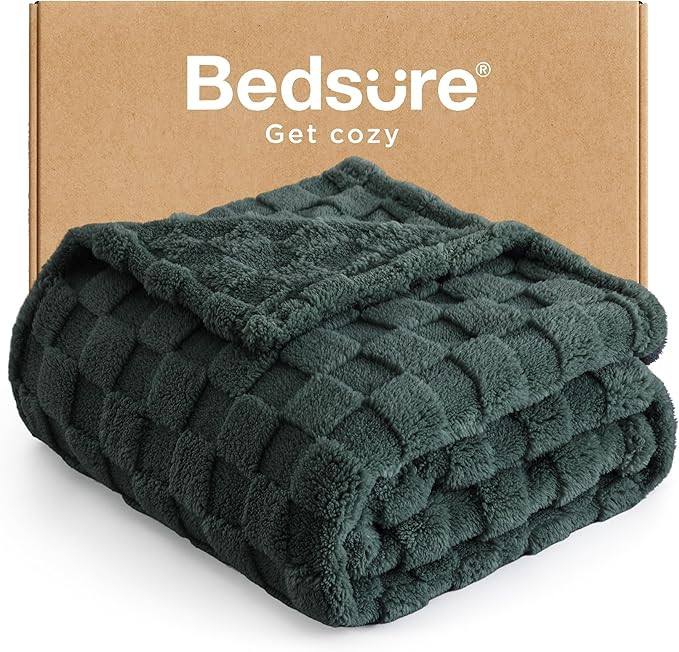 Bedsure GentleSoft Dark Green Throw Blanket for Couch - Checkered Fleece Blankets for Women Men G... | Amazon (US)