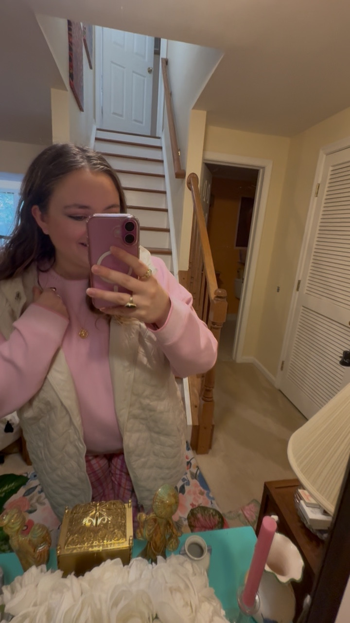 & never underestimate the power of wearing your favorite color on repeat 💕 As always today’s OOTD is linked on my @shop.ltk 💖🎀

Pink outfit • pink ootd • pink • valentines outfit • valentines outfit ideas • pink outfit ideas • valentines vibes • valentines • galentines vibes • winter vibes • cozy vibes • preppy • preppy vibes • preppy outfit • preppy ootd • preppy look • preppy style #thepinkchickadee #pink

#LTKootd #LTKValentine #LTKdayinmylife