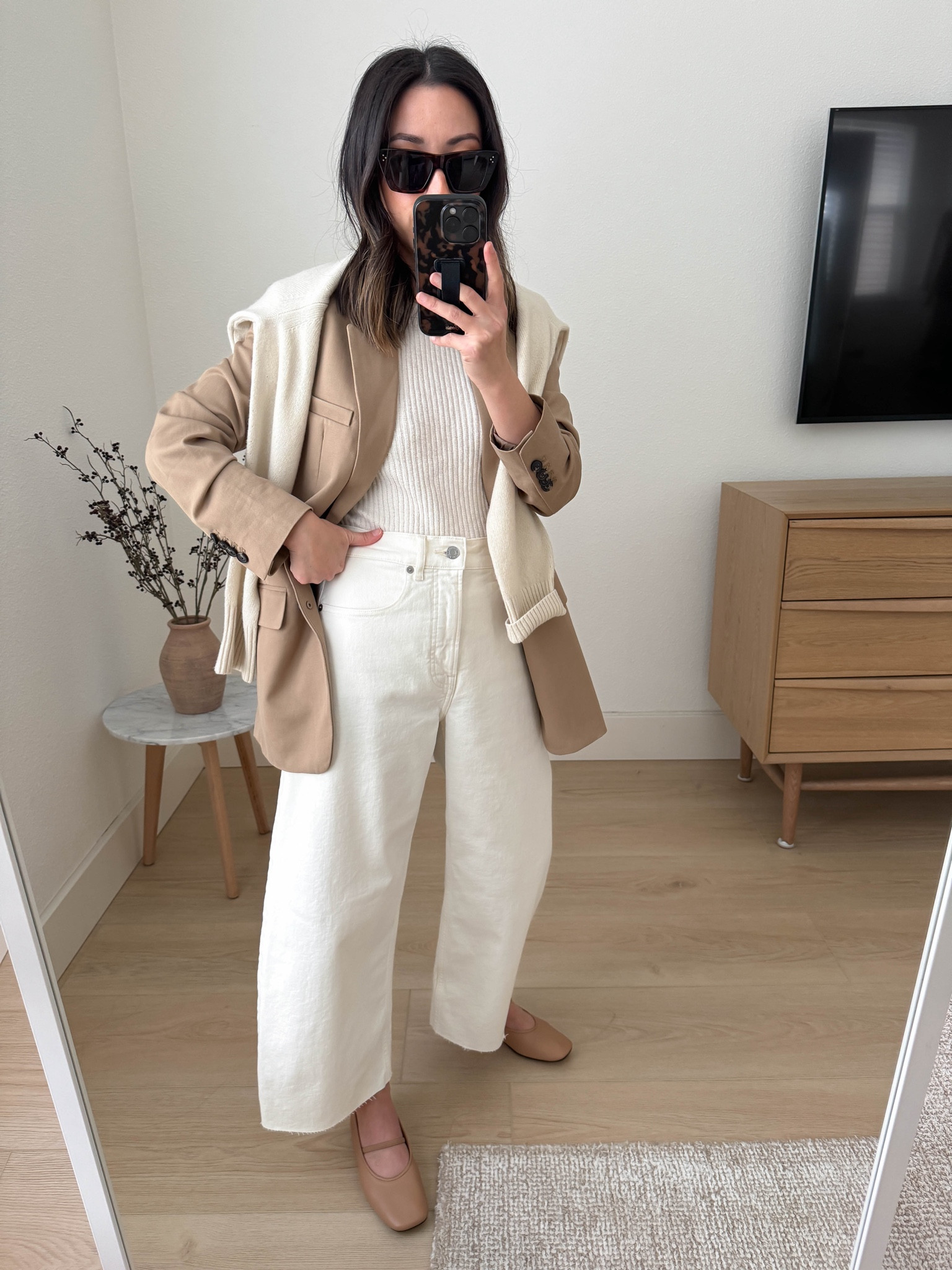 Everlane spring capsule wardrobe. New curve jeans. Cut the hems on these to be more of a cropped jean. Really love these! Waist runs narrow. Sized up to a 26, so 2 sizes. On sale!

Everlane blazer 00
Everlane tee small
Everlane jeans 26. Cut hems. 
Everlane flats 5

Spring outfits, jeans, spring style 

#LTKshoecrush #LTKsalealert 

https://liketk.it/4B4MW