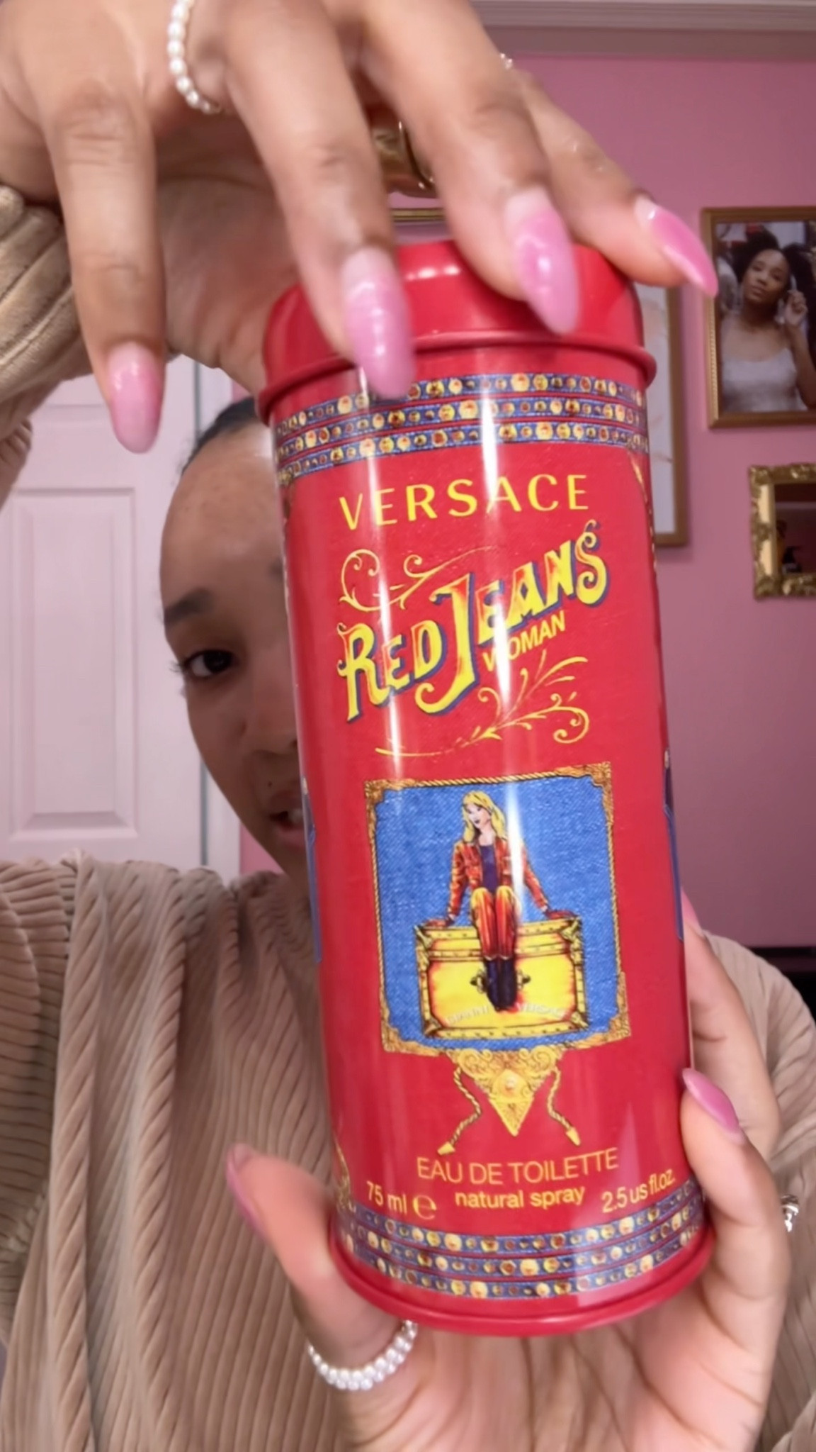 ✨ Day 27 of my scented countdown to 39 ✨

Today’s theme is throwback fragrance 💿✨

Versace Red Jeans — playful, sweet, and full of memories. A total 90s classic that still hits every time. 💋🎀

#FragranceLover #VersaceRedJeans #ThrowbackScent #90sVibes #FragranceCommunity #PerfumeCollection #NostalgiaInABottle

#LTKFindsUnder50 #LTKBeauty #LTKSaleAlert