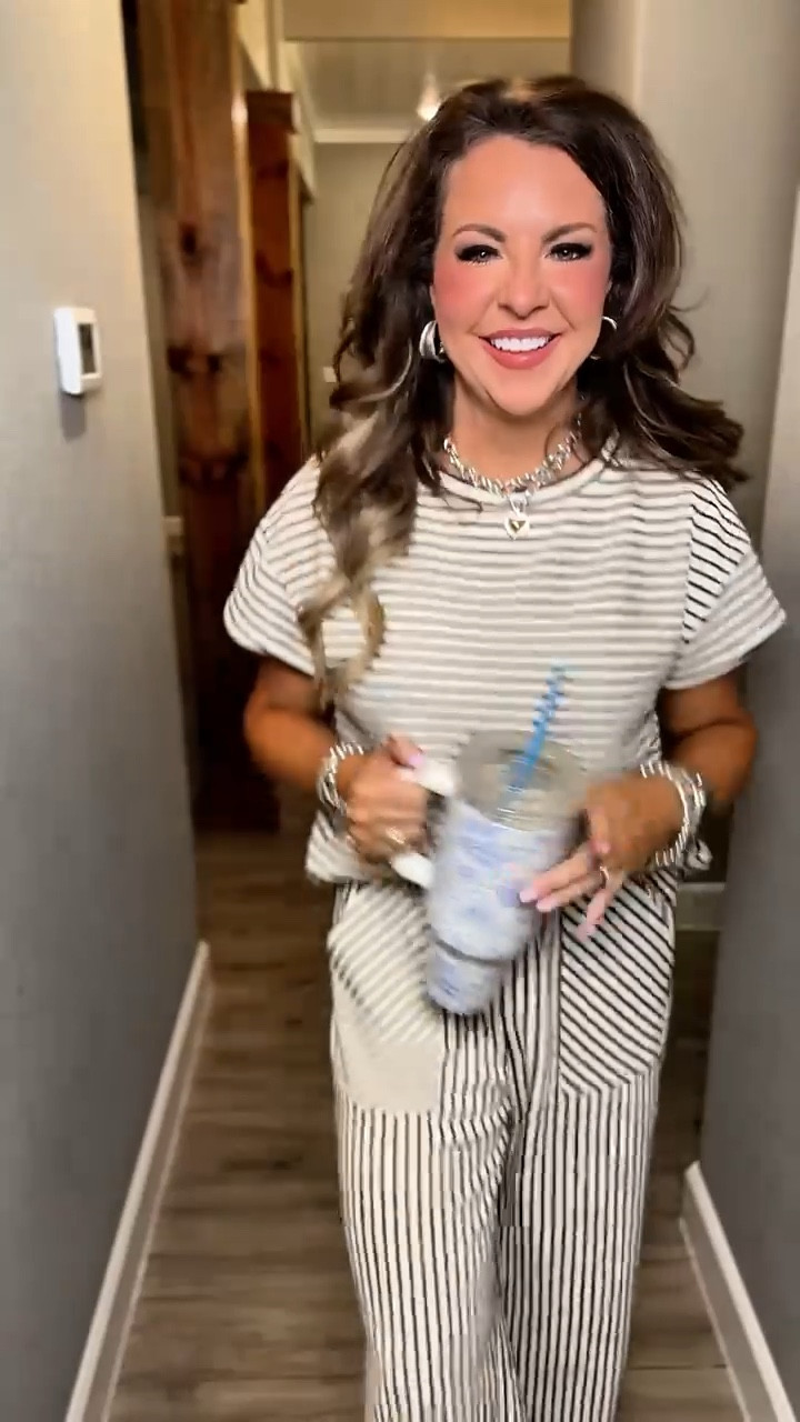 Cute and Comfy Two Piece Set 🤩
@Tankaneo Fashion #springfashion #fyp #set #ootd