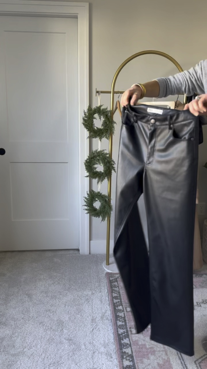 Winter outfit idea 

#LTKstyletip #LTKover40 #LTKSeasonal