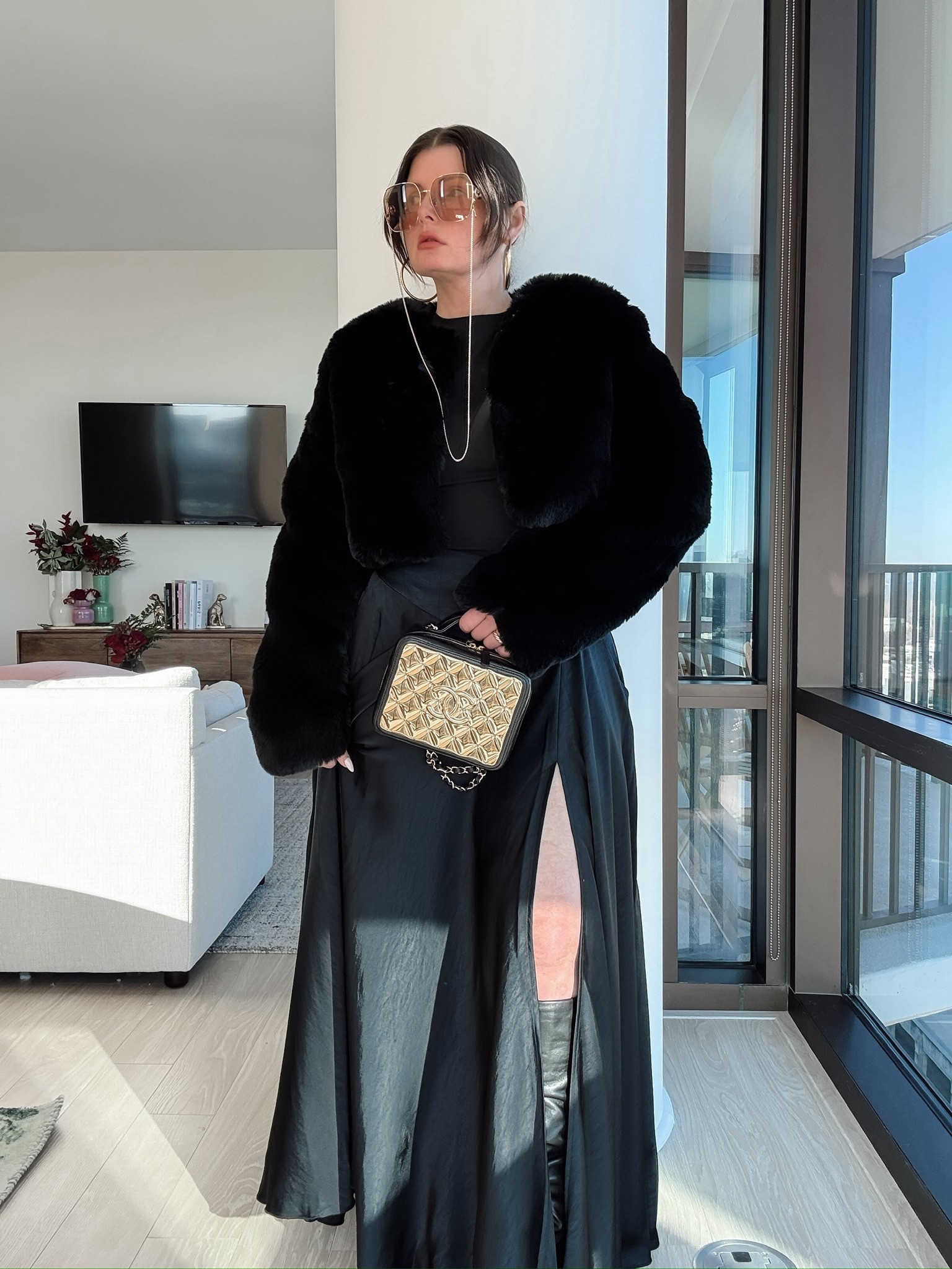 Winter outfit 
Maxi skirt
Faux furr coat

#LTKootd #LTKNYFW #LTKSeasonal