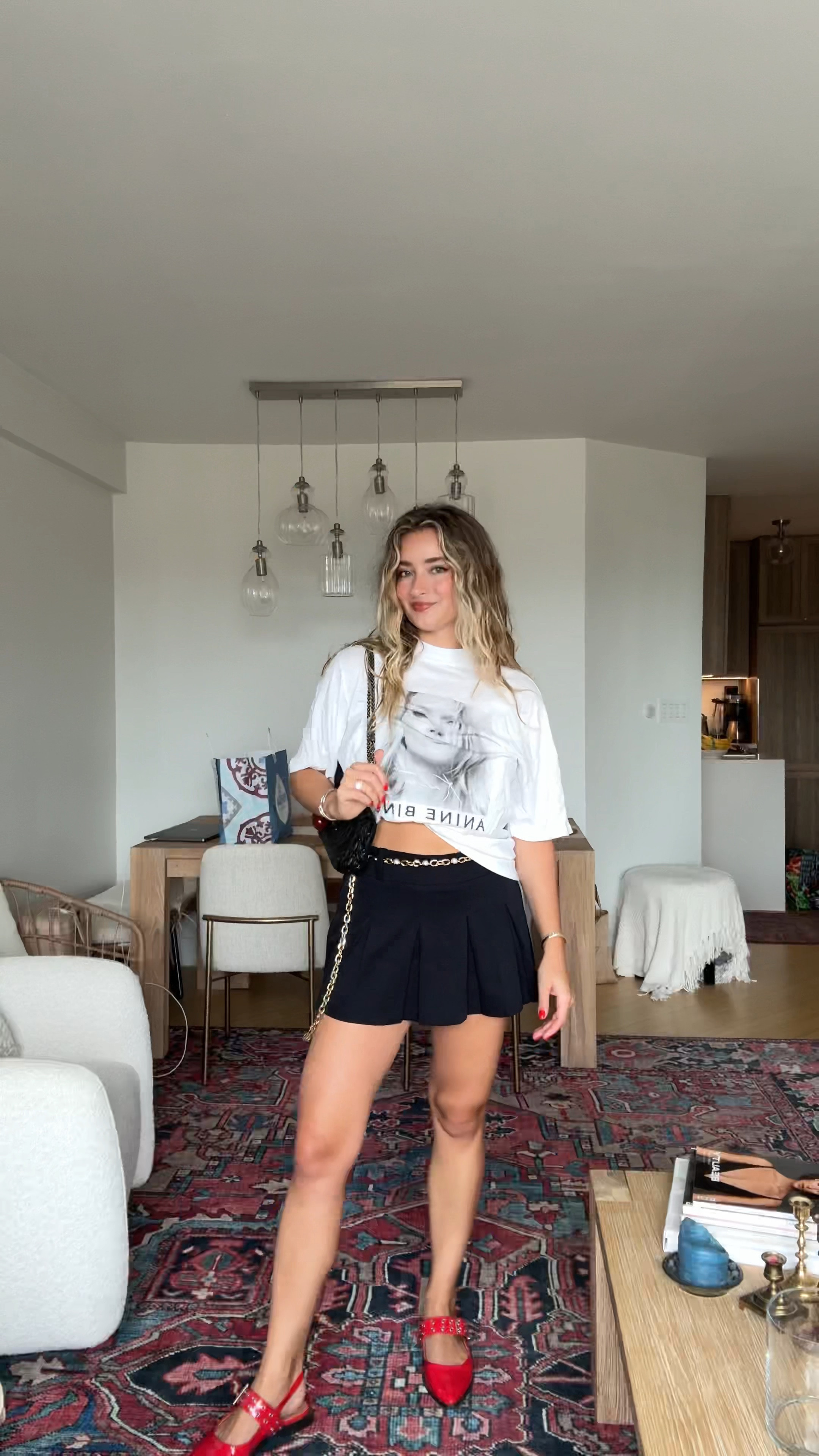 NYC out for the day, I’m wearing a size small on the skirt, size small, and the T-shirt! And the skim said in the beginning, I’m wearing a size medium in both top and boxer shorts