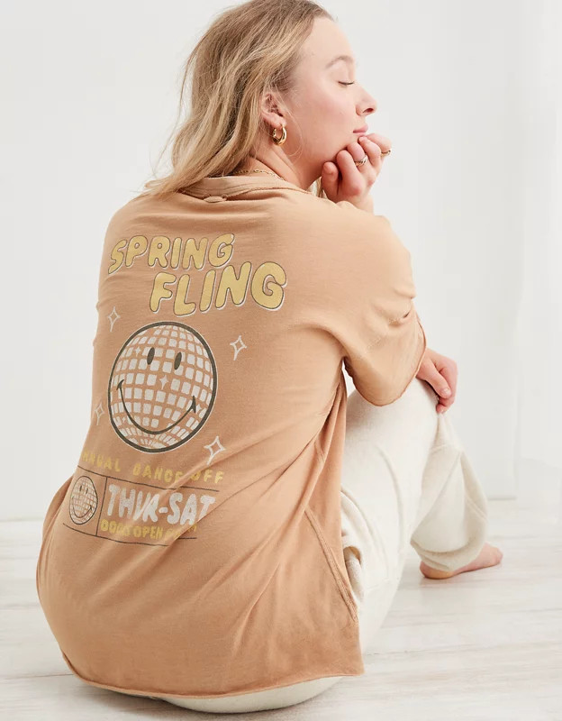 Aerie Smiley® Graphic Oversized Boyfriend T-Shirt | Aerie