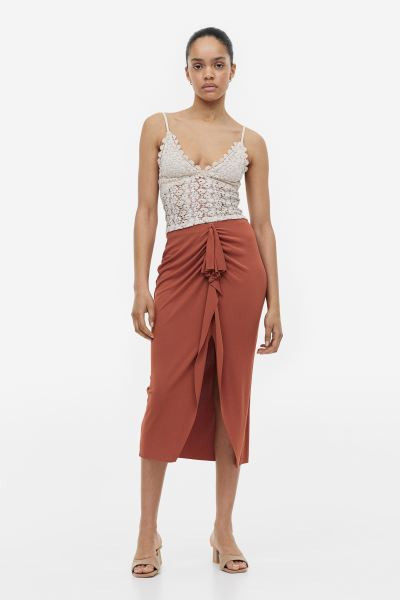 Cropped lace top | H&M (UK, MY, IN, SG, PH, TW, HK)